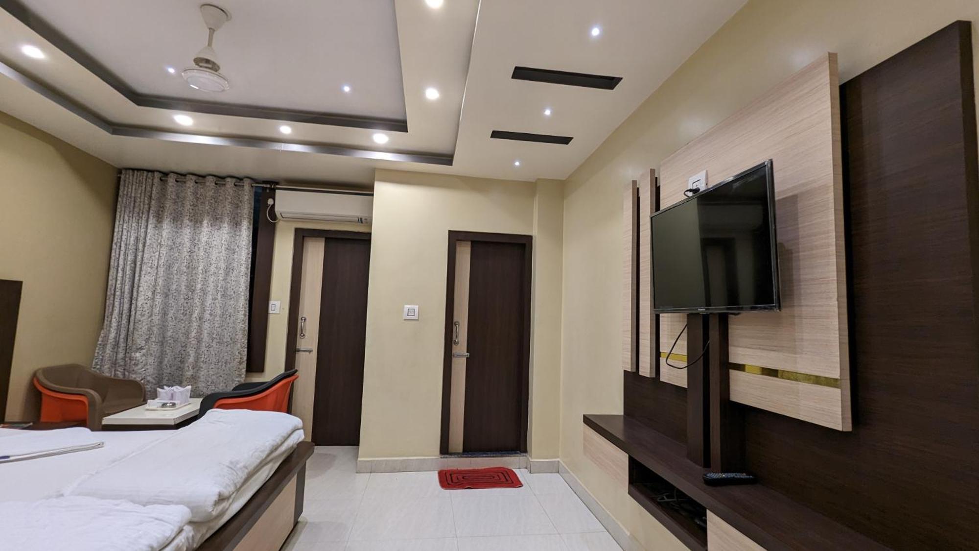 Hotel Binapani Deluxe 1 Tarapith Luaran gambar