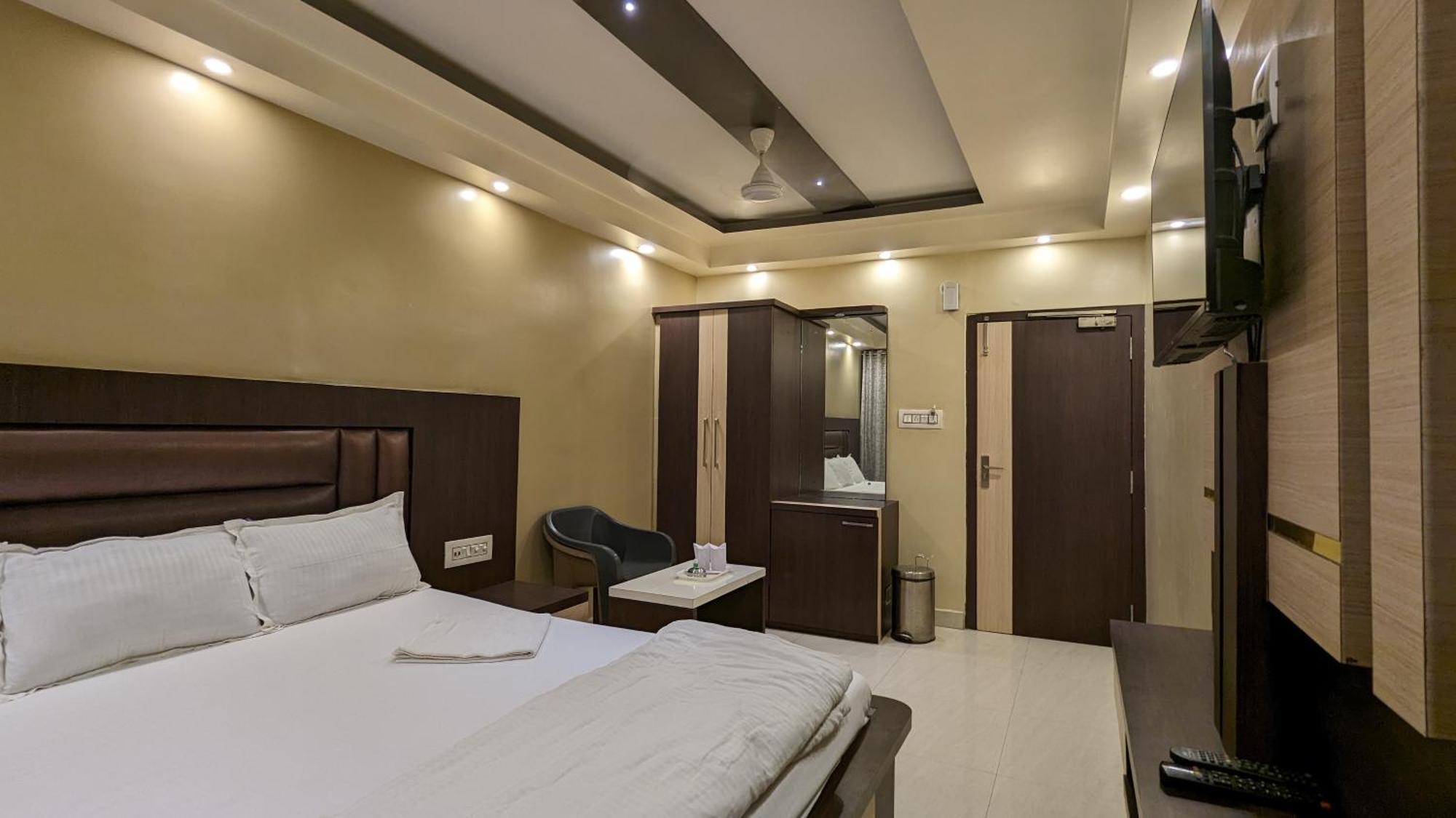 Hotel Binapani Deluxe 1 Tarapith Luaran gambar