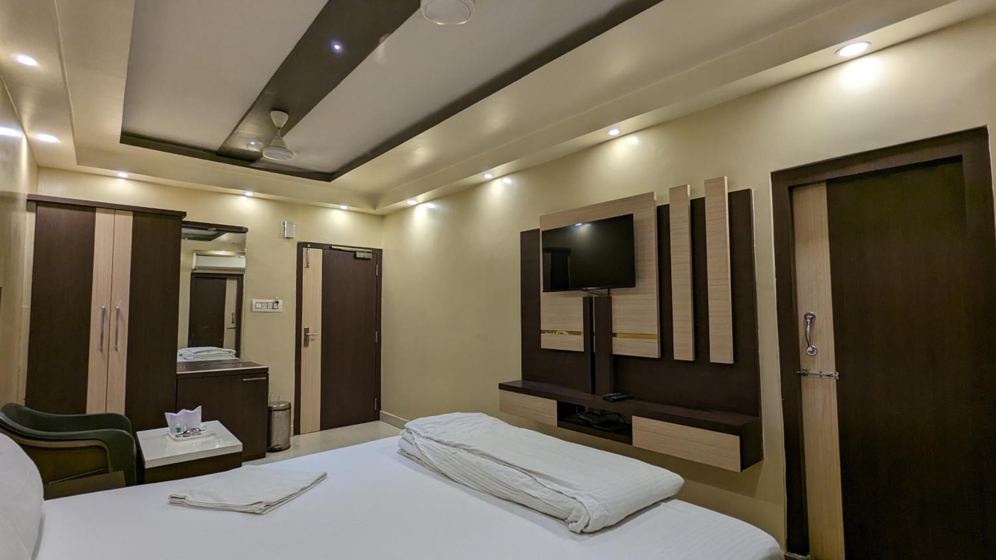 Hotel Binapani Deluxe 1 Tarapith Luaran gambar