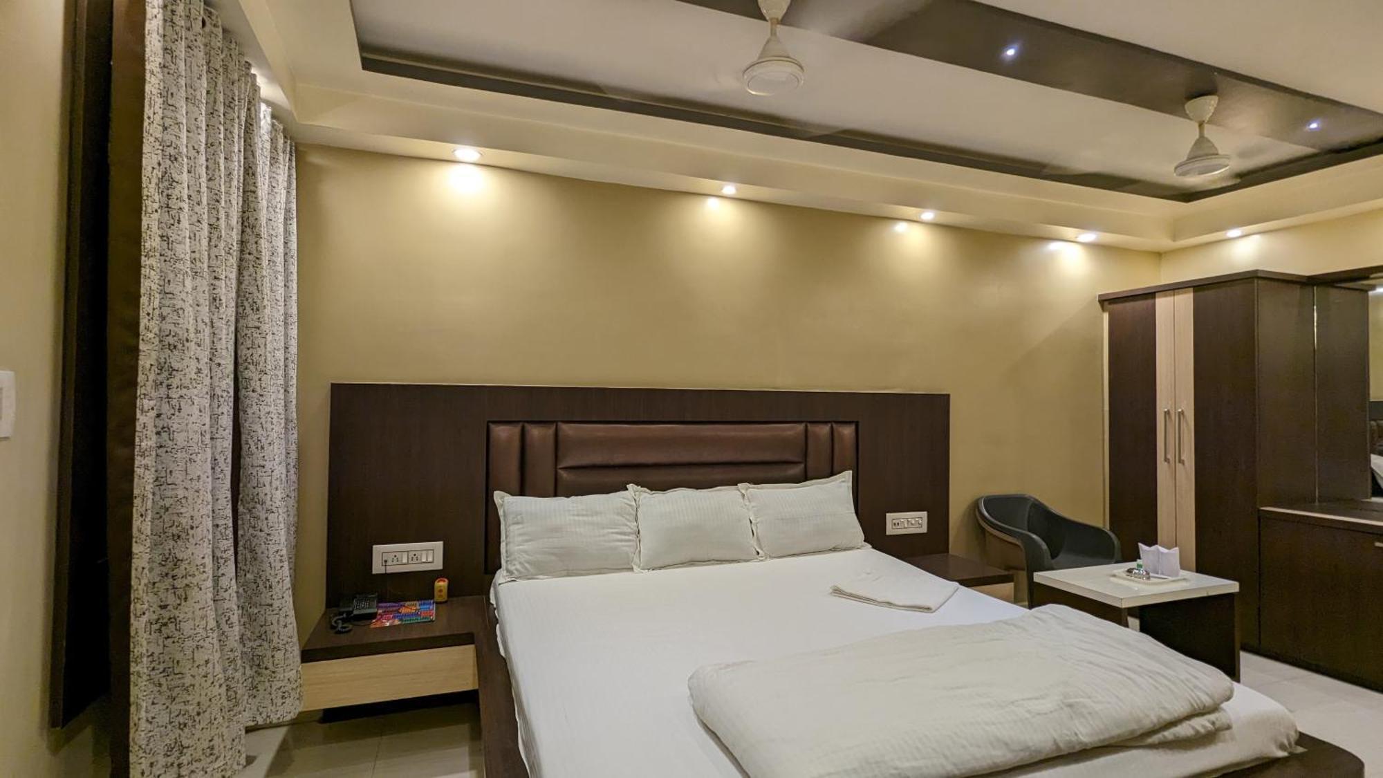 Hotel Binapani Deluxe 1 Tarapith Luaran gambar