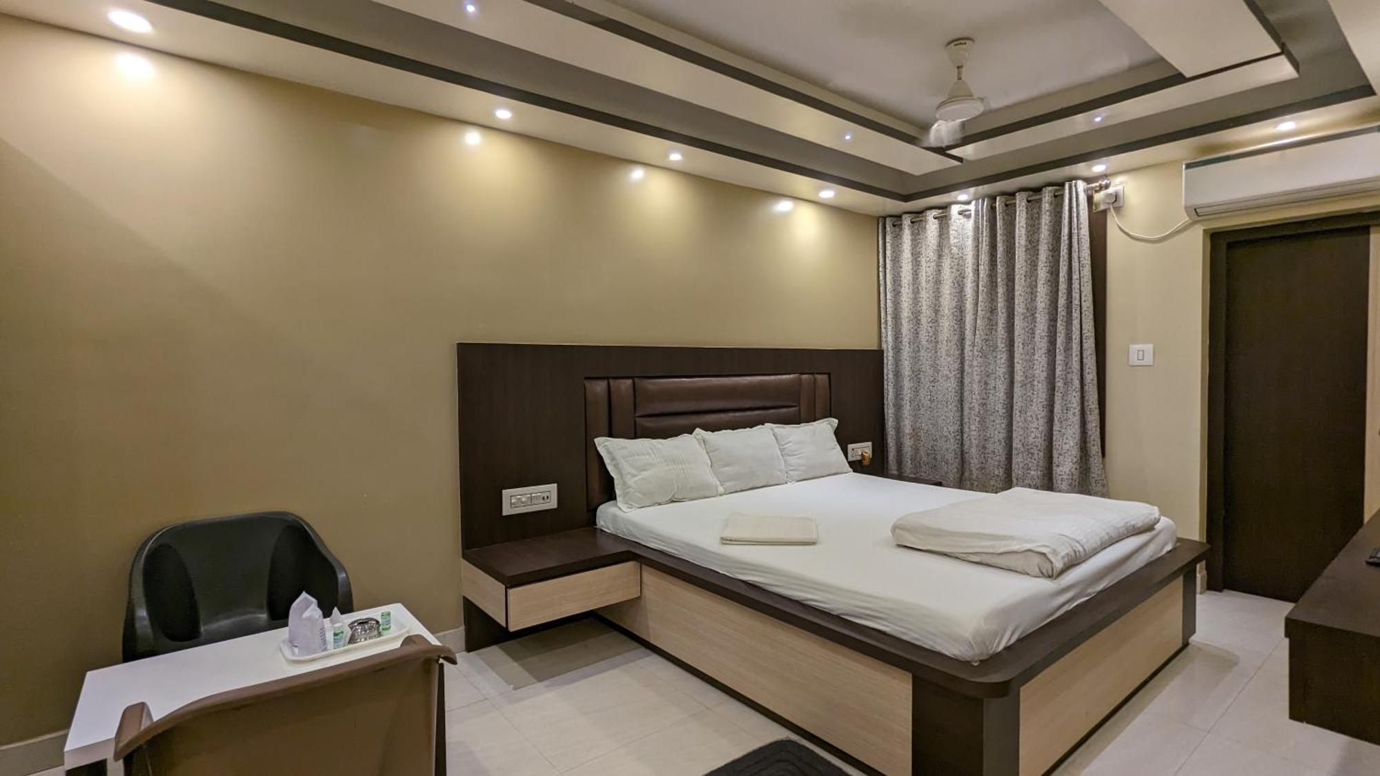 Hotel Binapani Deluxe 1 Tarapith Luaran gambar