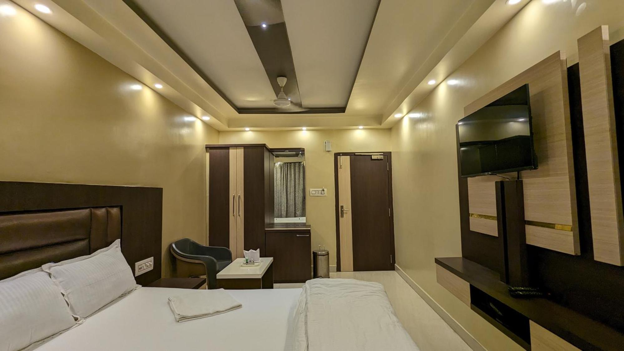 Hotel Binapani Deluxe 1 Tarapith Luaran gambar