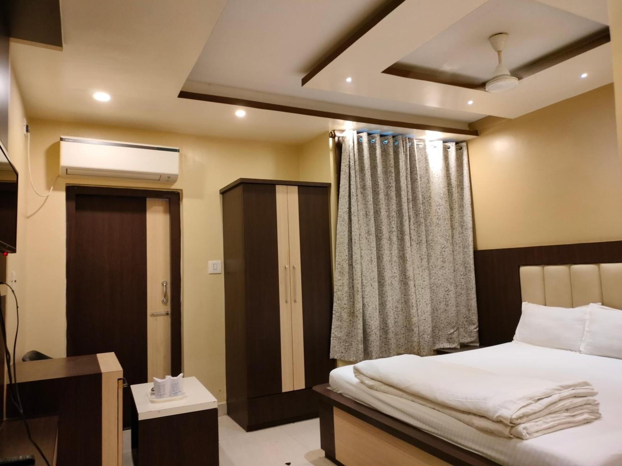 Hotel Binapani Deluxe 1 Tarapith Luaran gambar